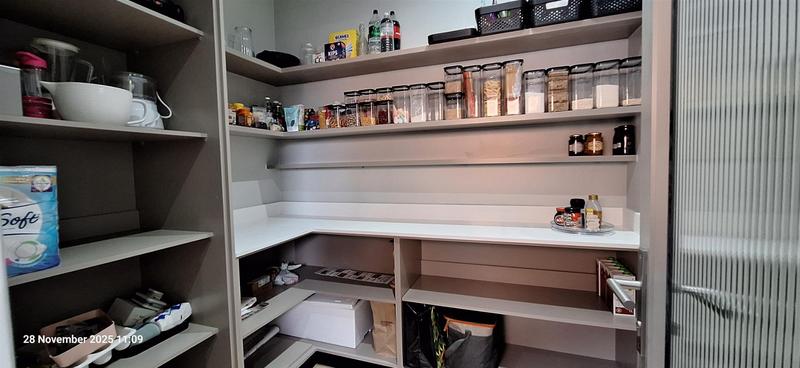 5 Bedroom Property for Sale in Outeniqua Strand Western Cape